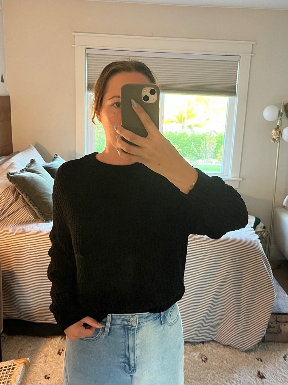 Aritzia Black Women's Knit Sweater - Classic Crewneck